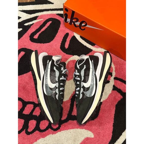 Nike Vaporwaffle Sacai Black White – Size 6 – Brand New main image 4